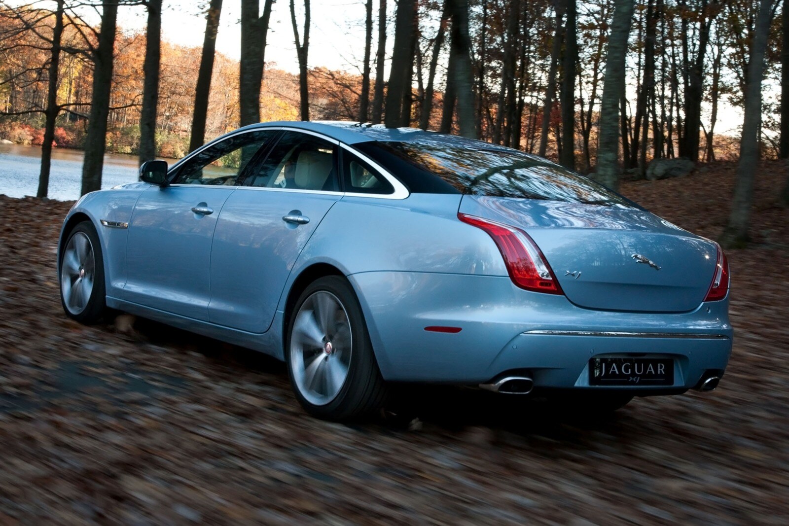 2013 Jaguar XJ exterior F