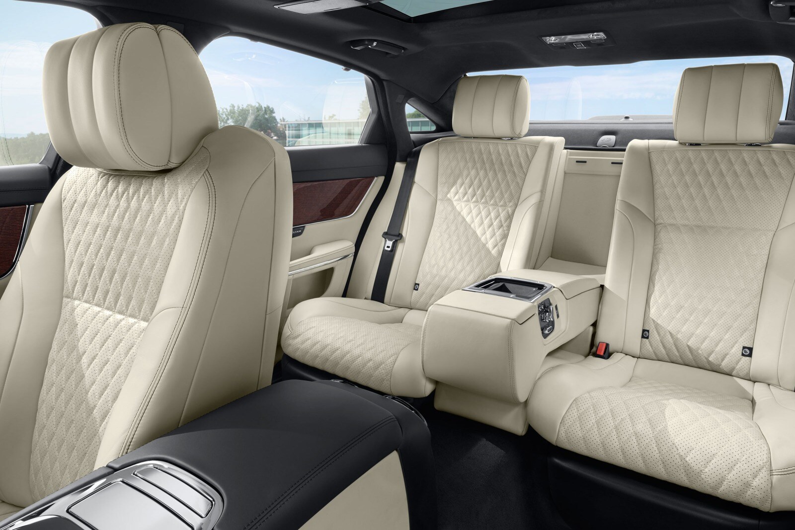 2016 Jaguar Xj interior RI