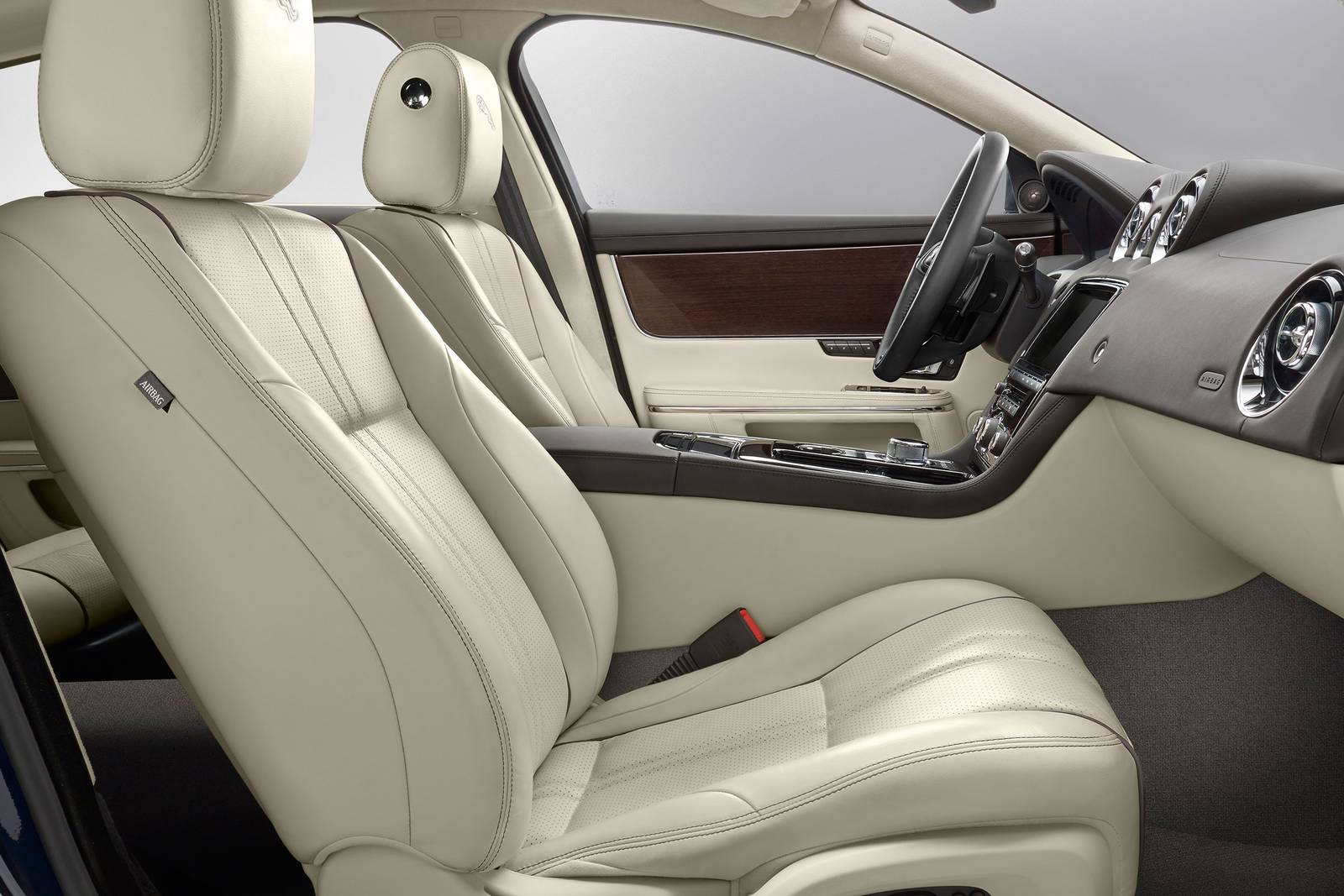 2018 Jaguar Xj interior I