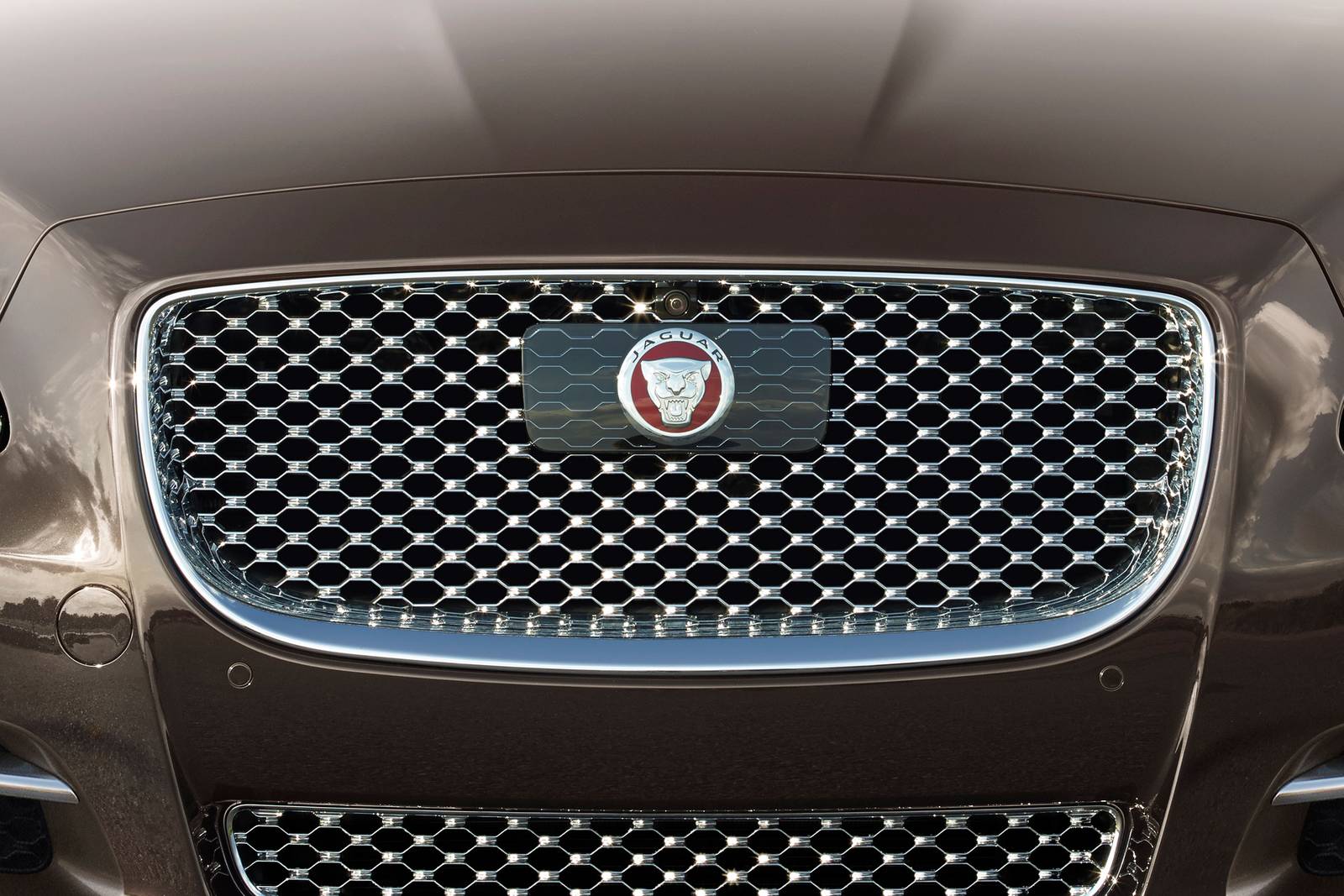 2018 Jaguar Xj exterior FBDG