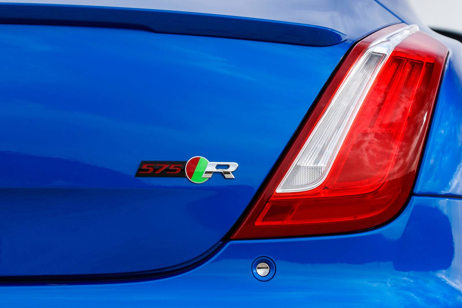 2018 Jaguar Xj exterior RBDG