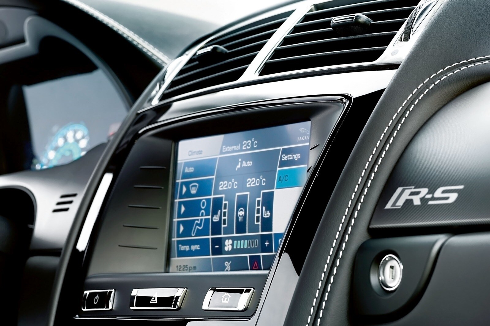 2013 Jaguar XK interior CC