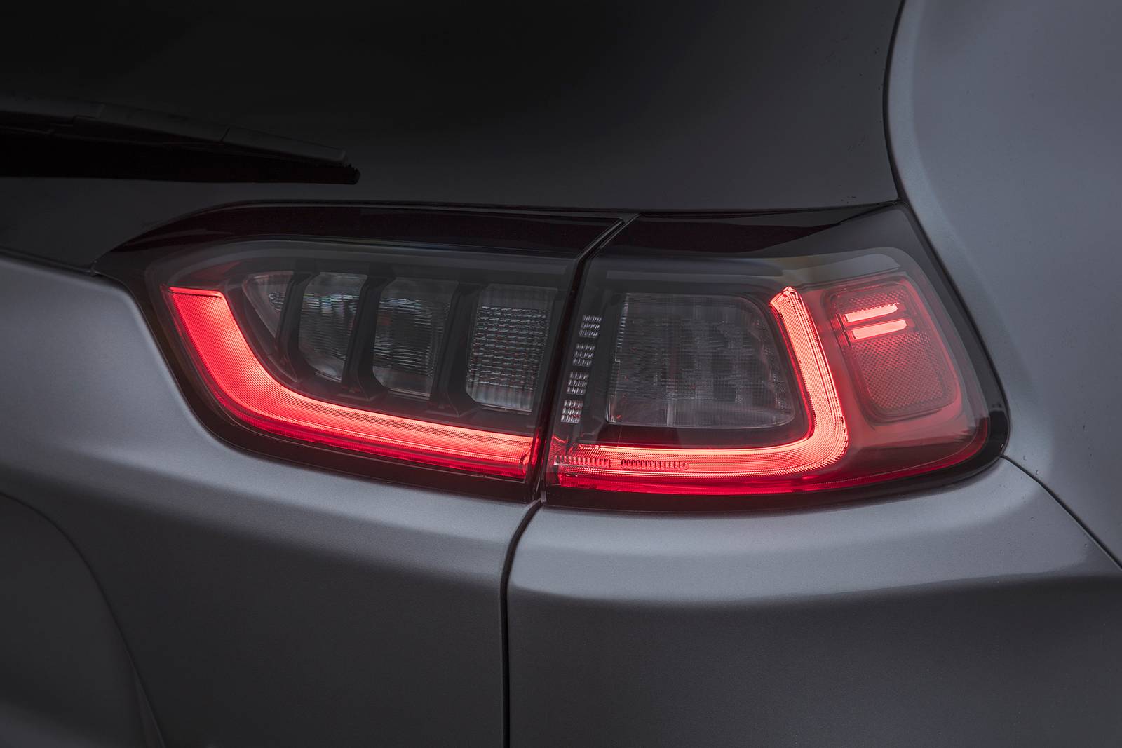 2019 Jeep Cherokee front safety EDETAIL