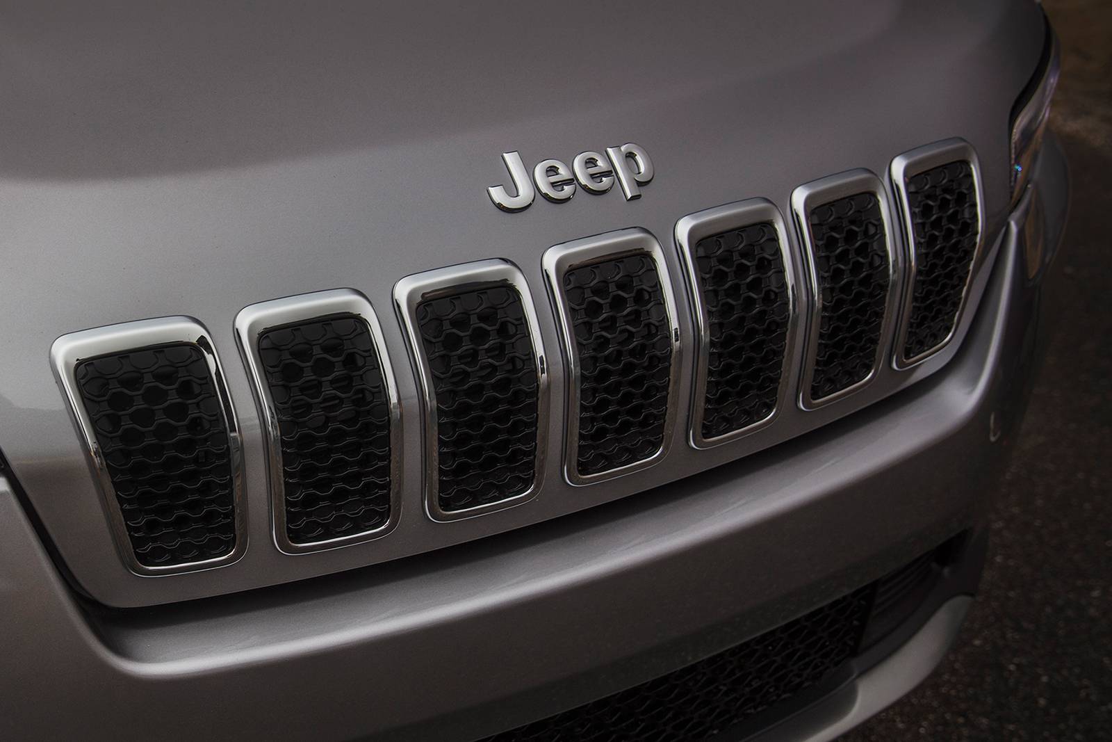 2019 Jeep Cherokee exterior FBDG
