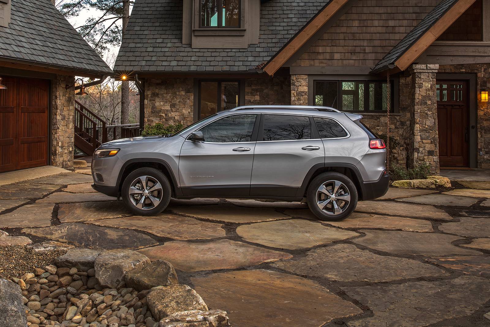 2019 Jeep Cherokee exterior S