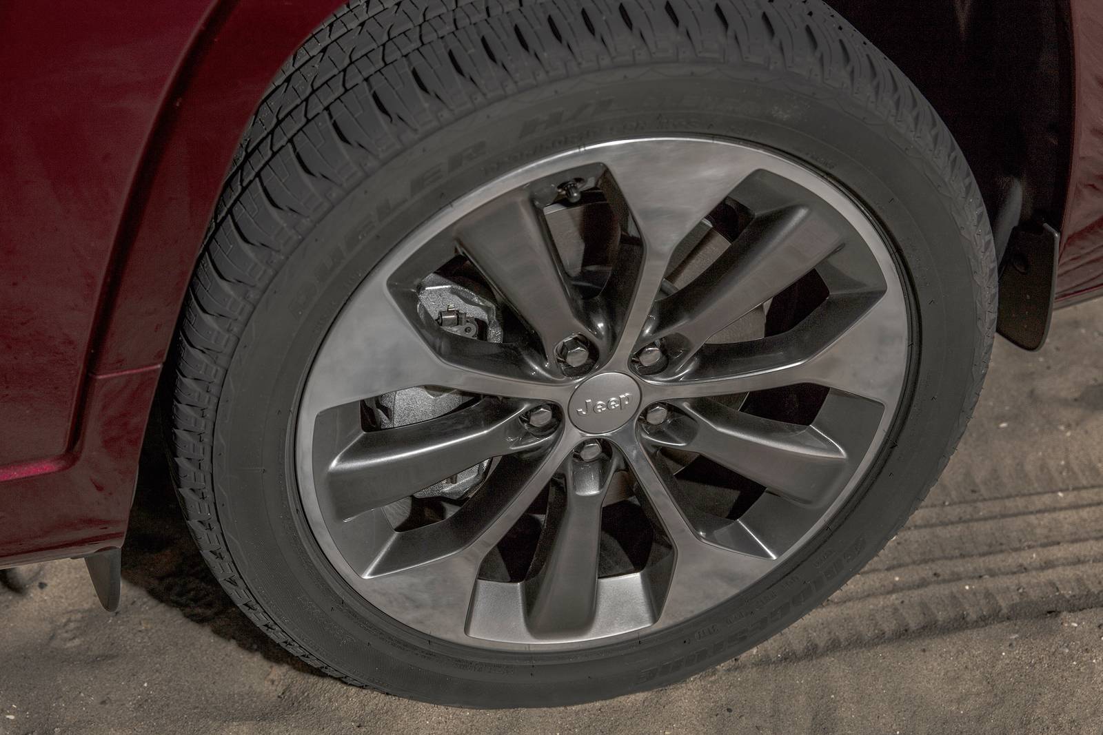 2019 Jeep Cherokee exterior W