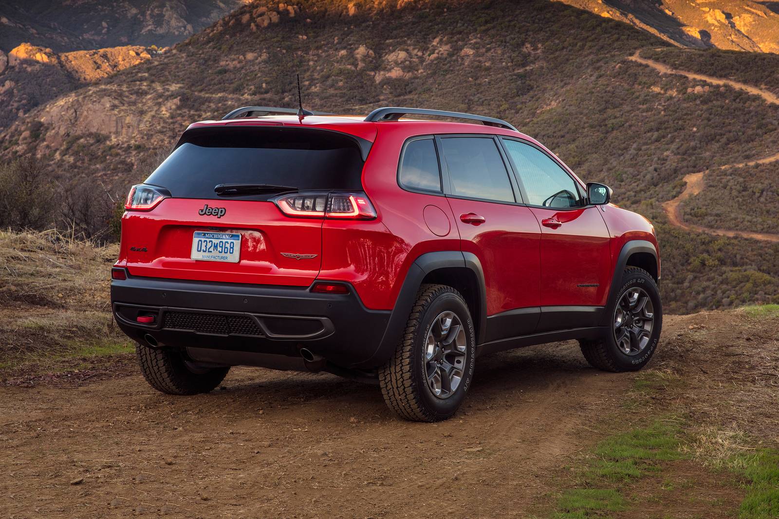 2022 Jeep Cherokee exterior F