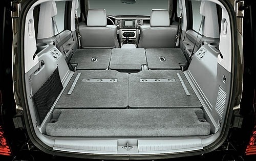 2007 Jeep Commander interior CARGO