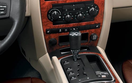 2007 Jeep Commander interior CC