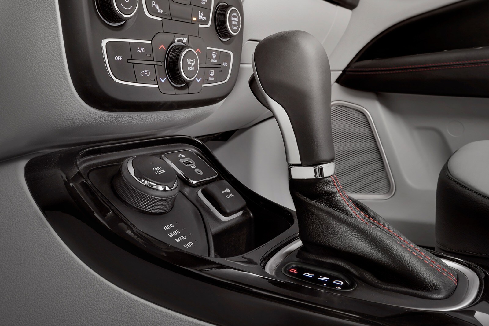 2017 Jeep Compass interior SHF