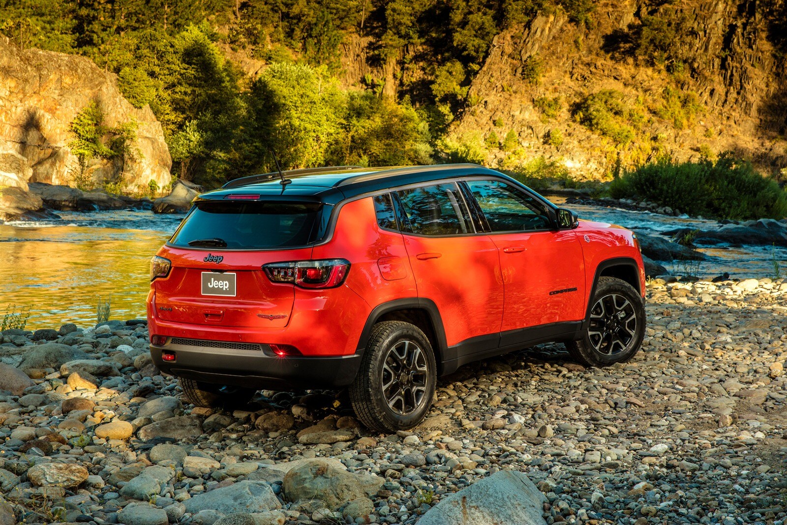 2017 Jeep Compass exterior F