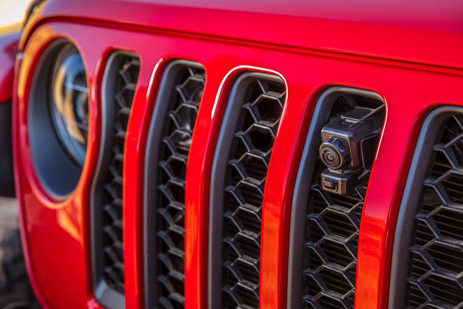 2020 Jeep Gladiator front safety EDETAIL