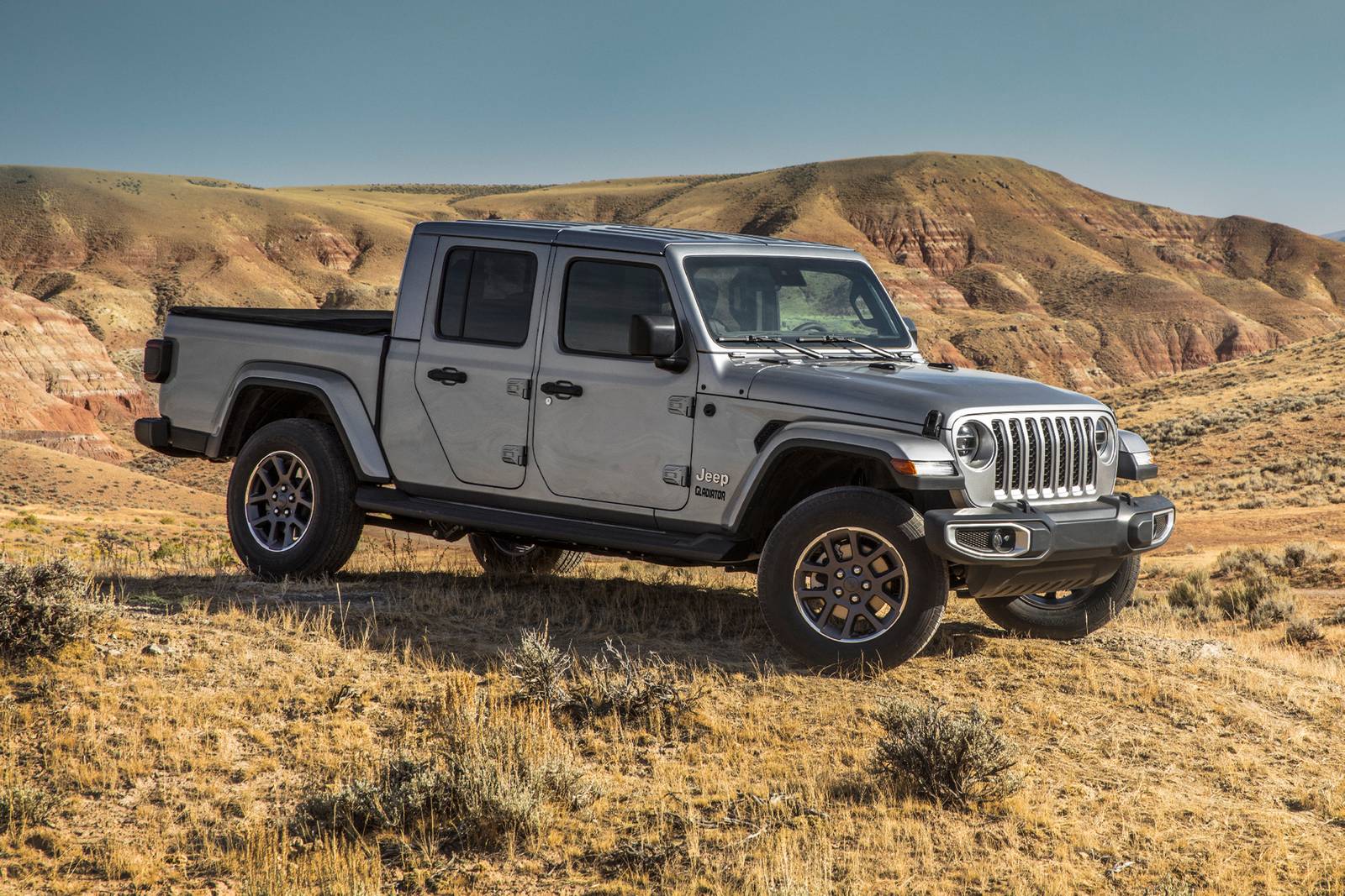 Jeep Gladiator Overland Crew Cab Pickup Exterior Shown