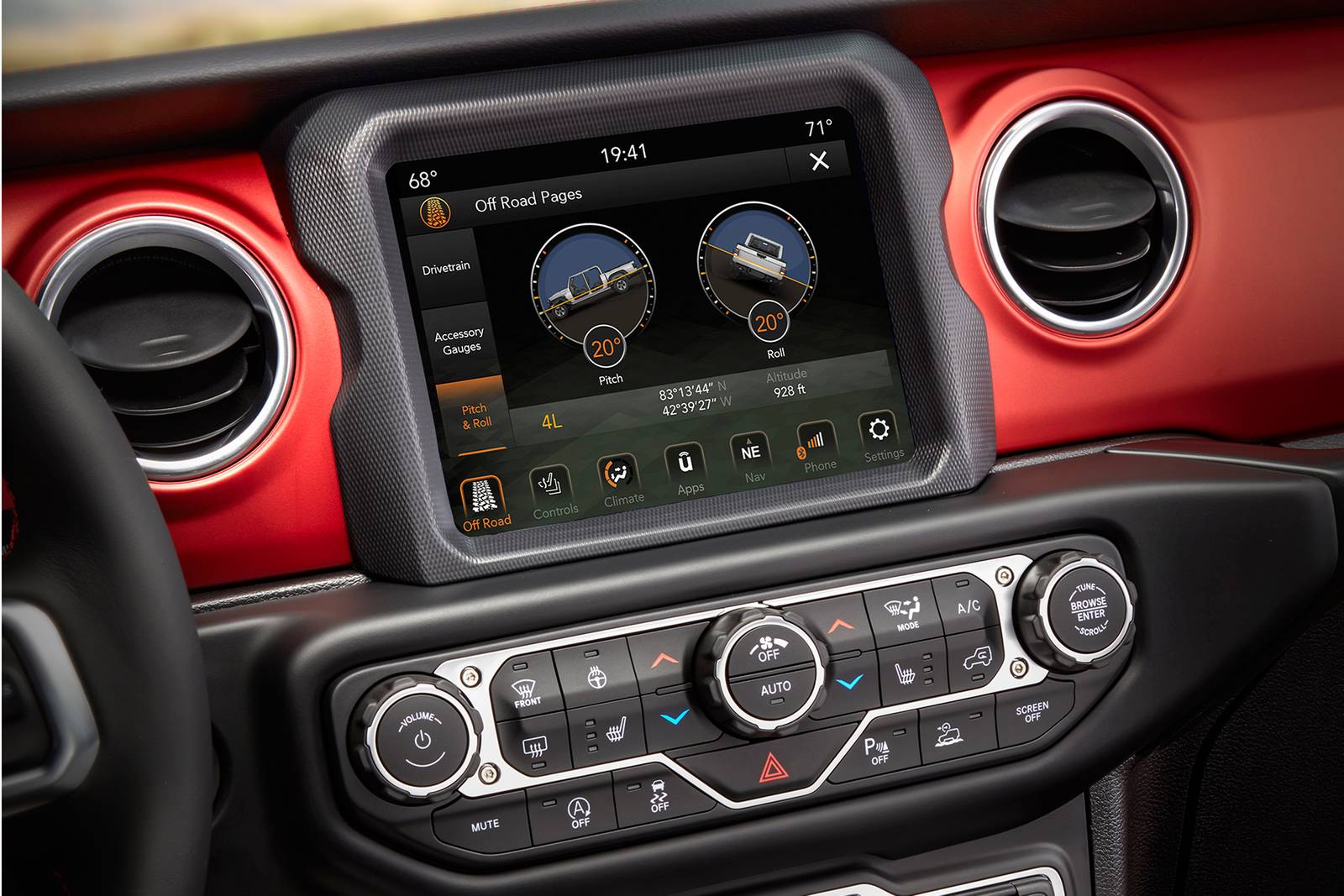 2022 Jeep Gladiator interior CC