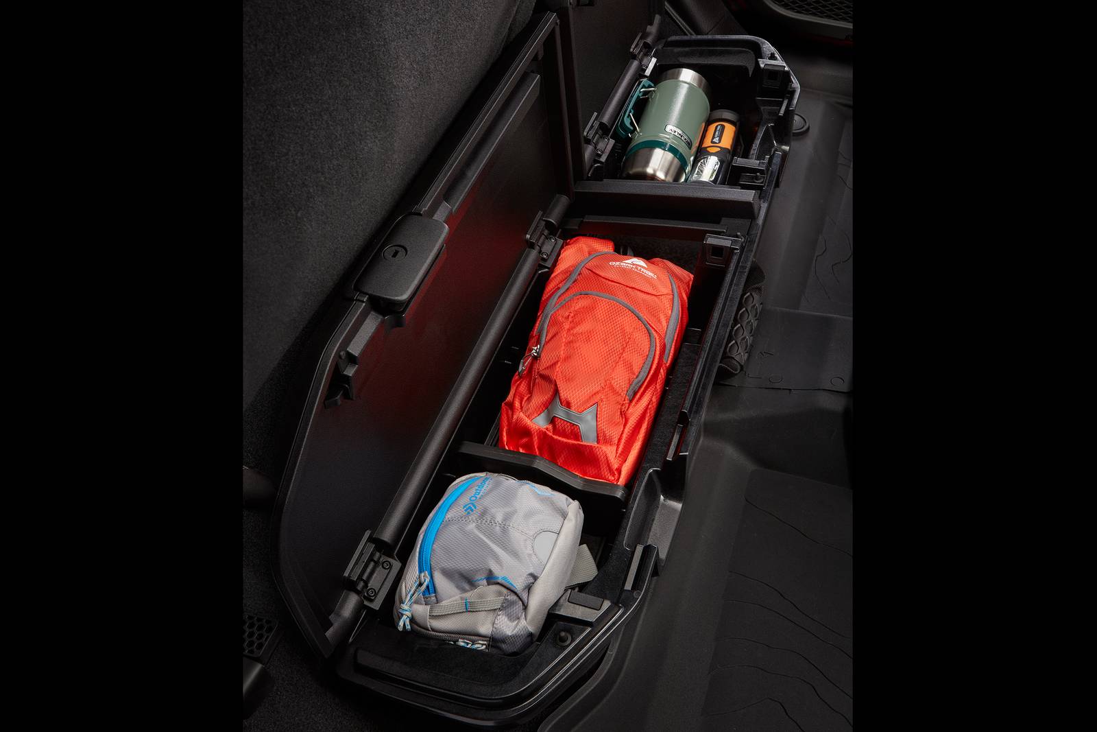 2022 Jeep Gladiator interior DETAIL