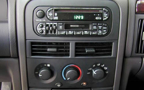 2000 Jeep Grand Cherokee interior CC