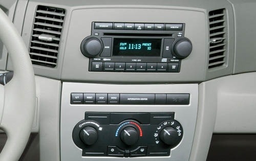 2005 Jeep Grand Cherokee interior CC