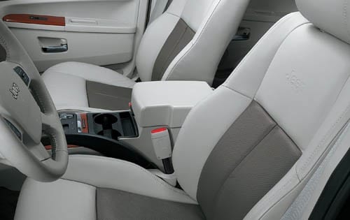 2006 Jeep Grand Cherokee interior DETAIL