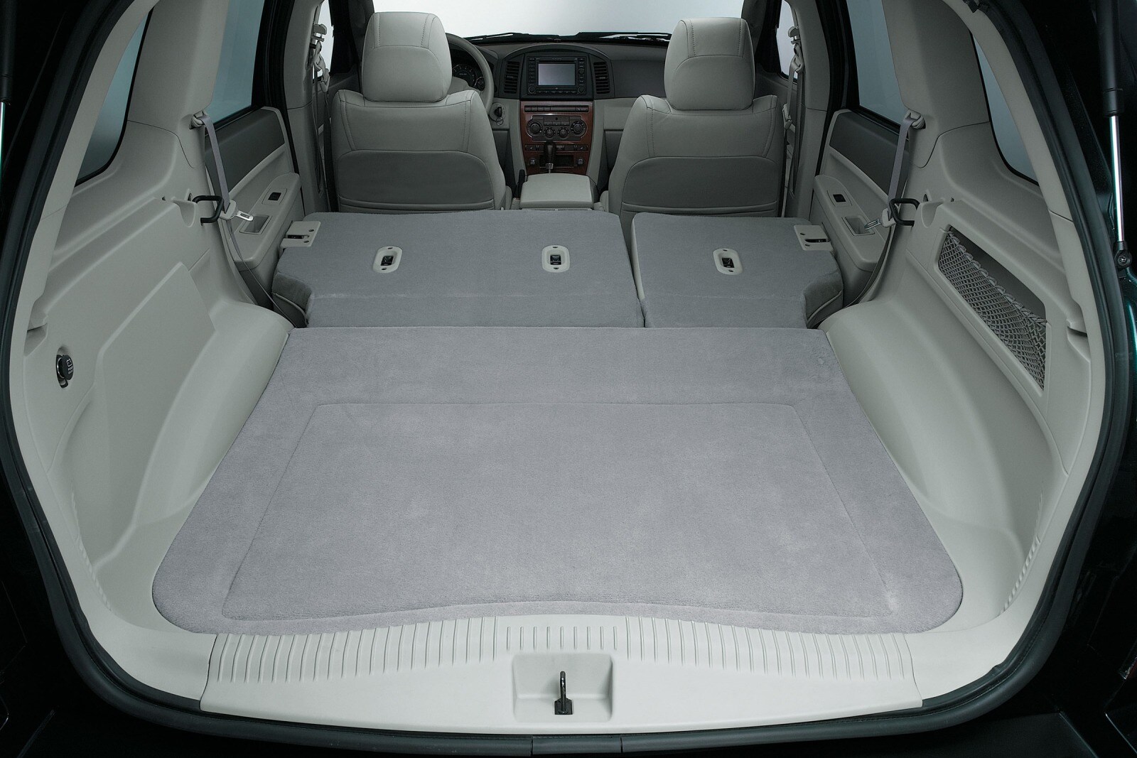 2007 Jeep Grand Cherokee interior CARGO