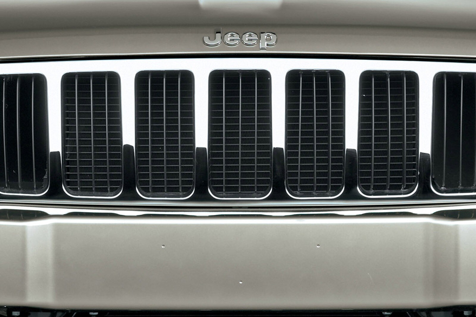 2007 Jeep Grand Cherokee exterior FBDG