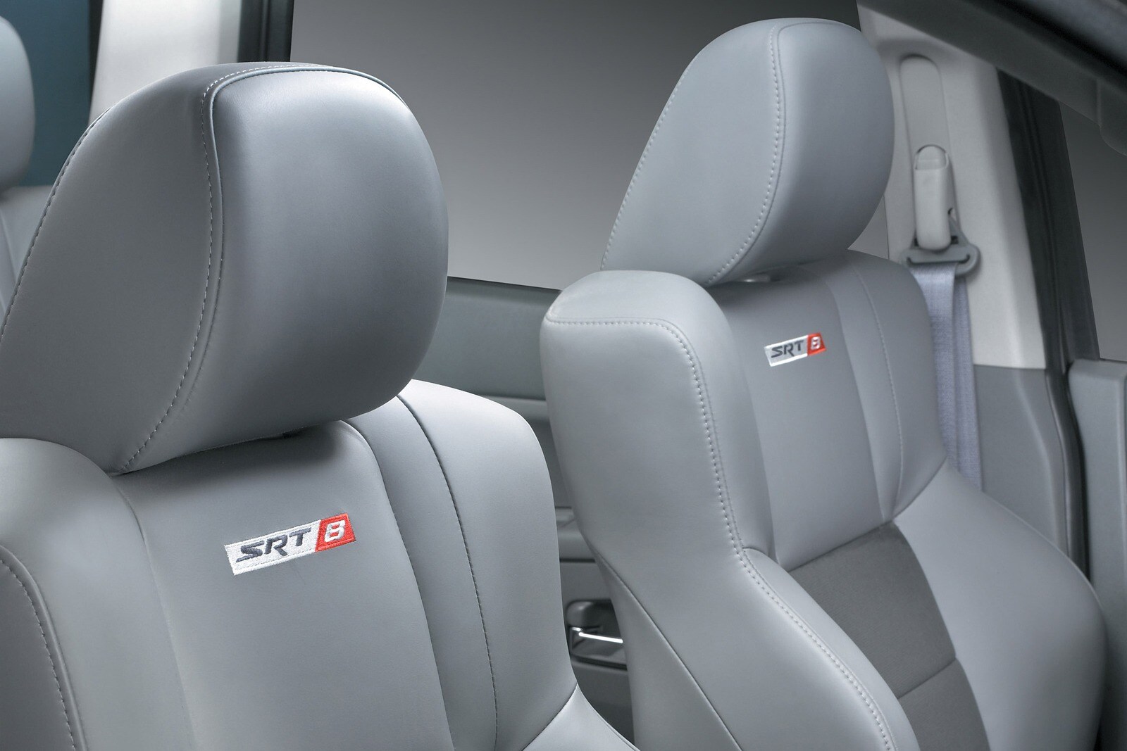 2007 Jeep Grand Cherokee interior DETAIL