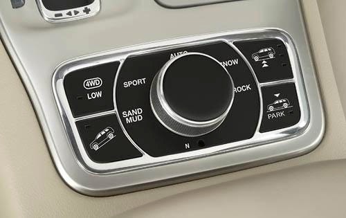 2011 Jeep Grand Cherokee interior CC