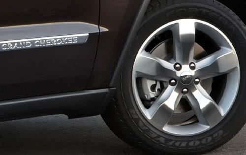 2011 Jeep Grand Cherokee — OEM photo 2