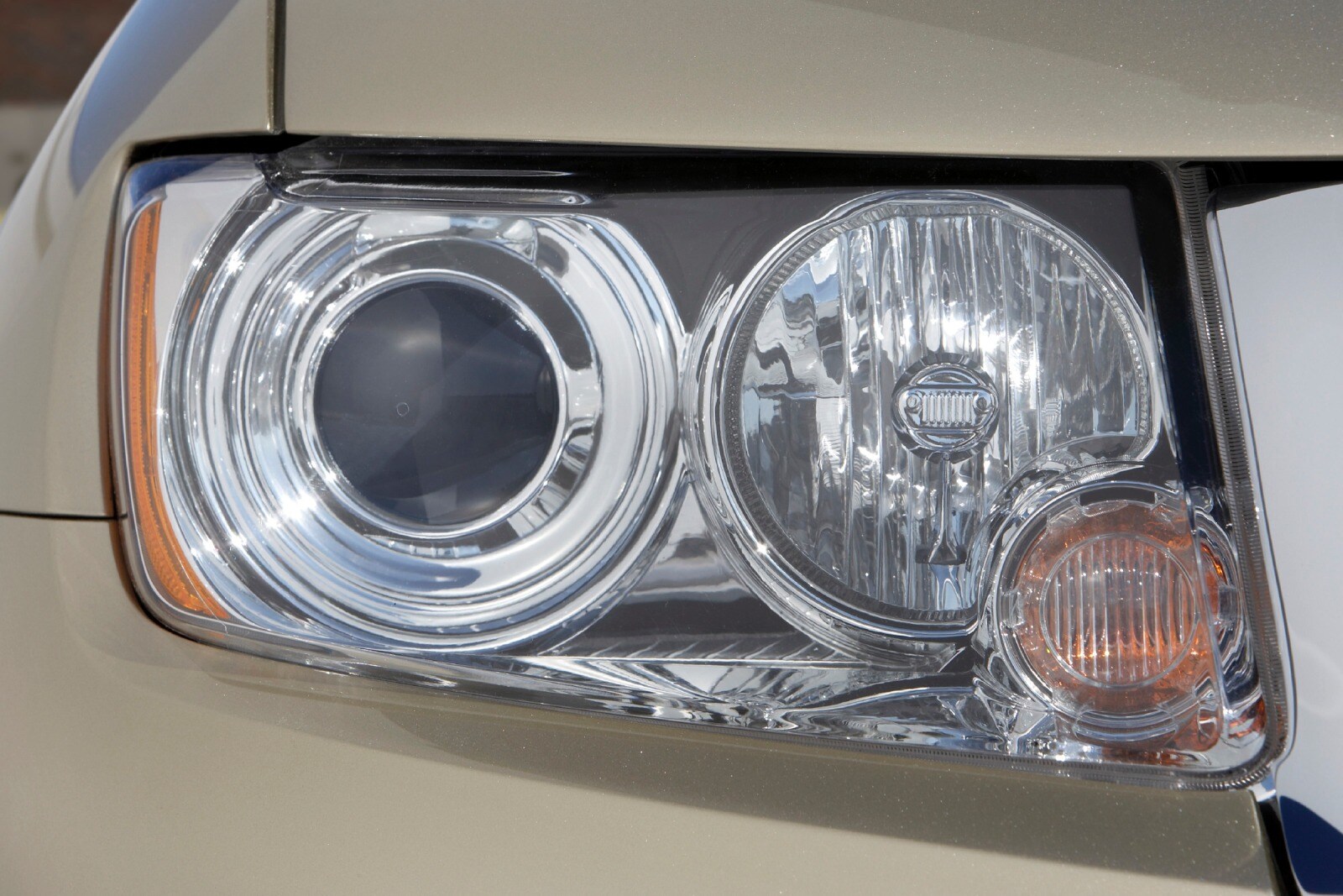 2013 Jeep Grand Cherokee exterior EDETAIL