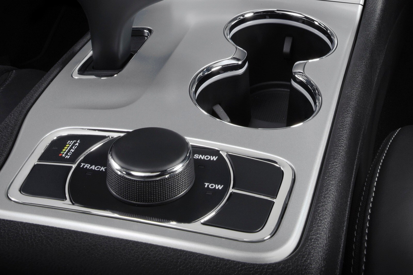 2014 Jeep Grand Cherokee interior CUP