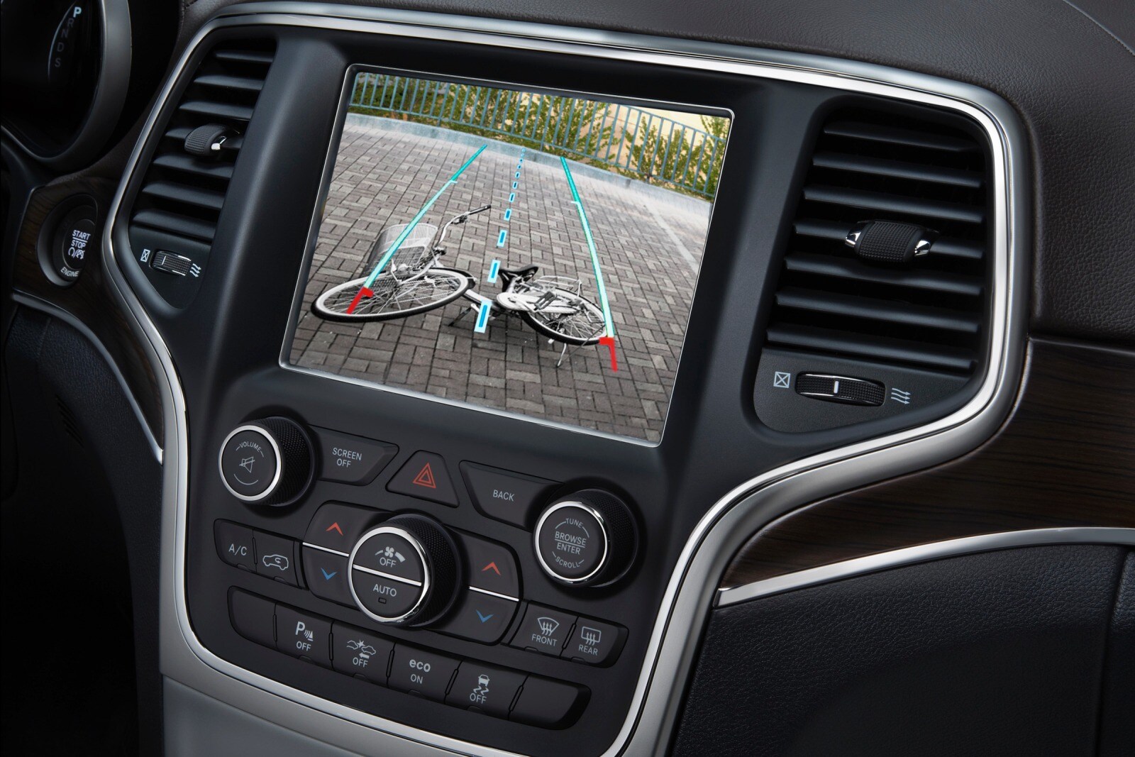 2016 Jeep Grand Cherokee interior CC