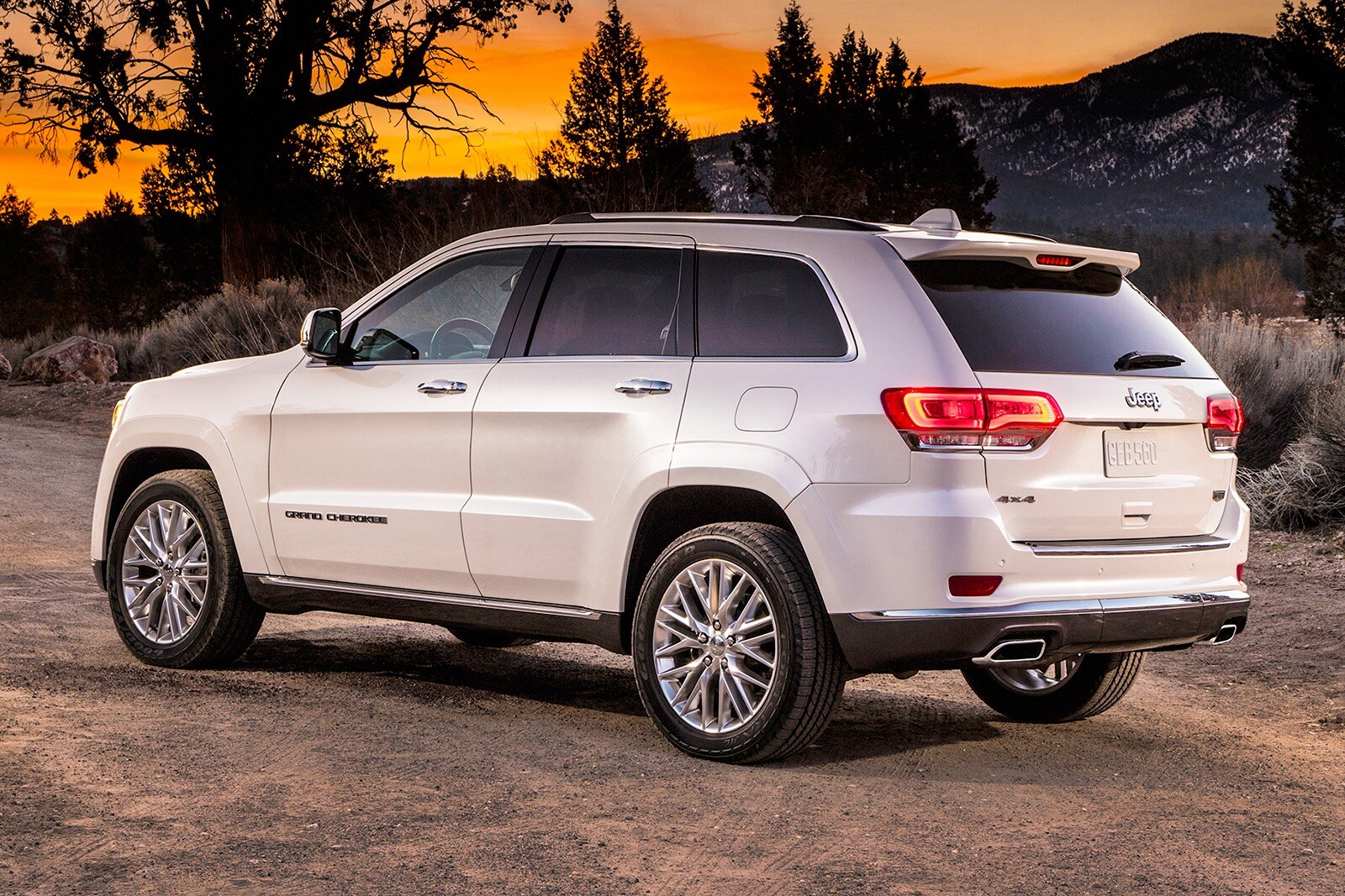 2017 Jeep Grand Cherokee — OEM photo 3