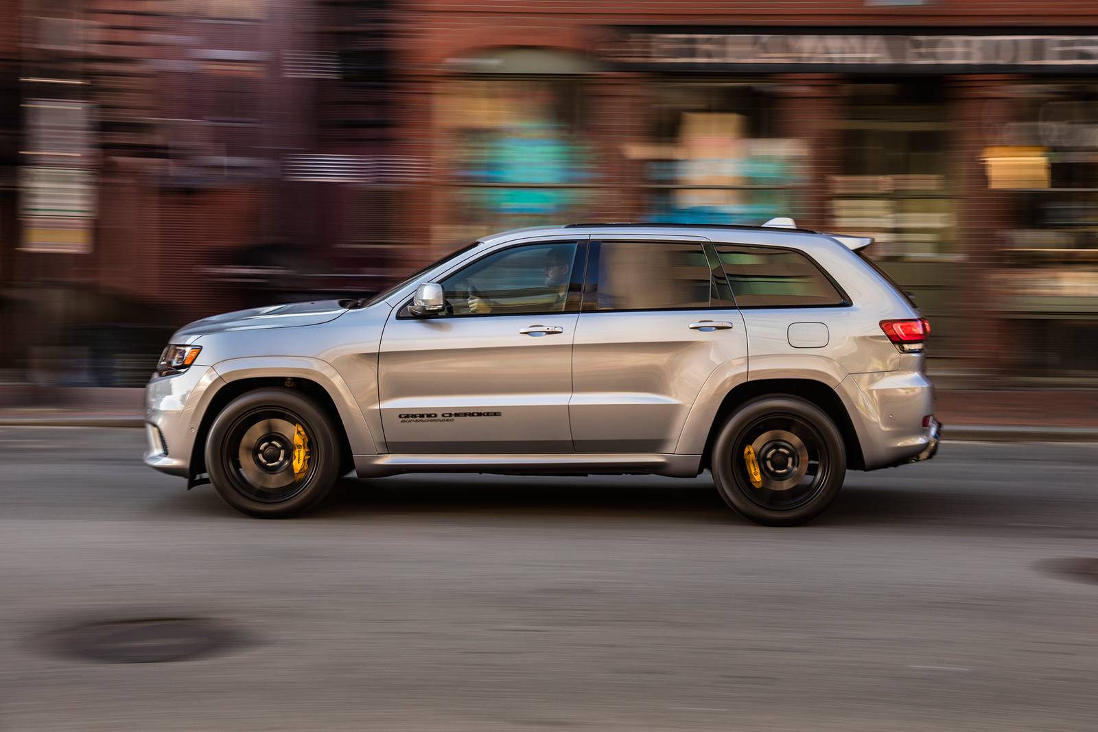 2018 Jeep Grand Cherokee — OEM photo 3