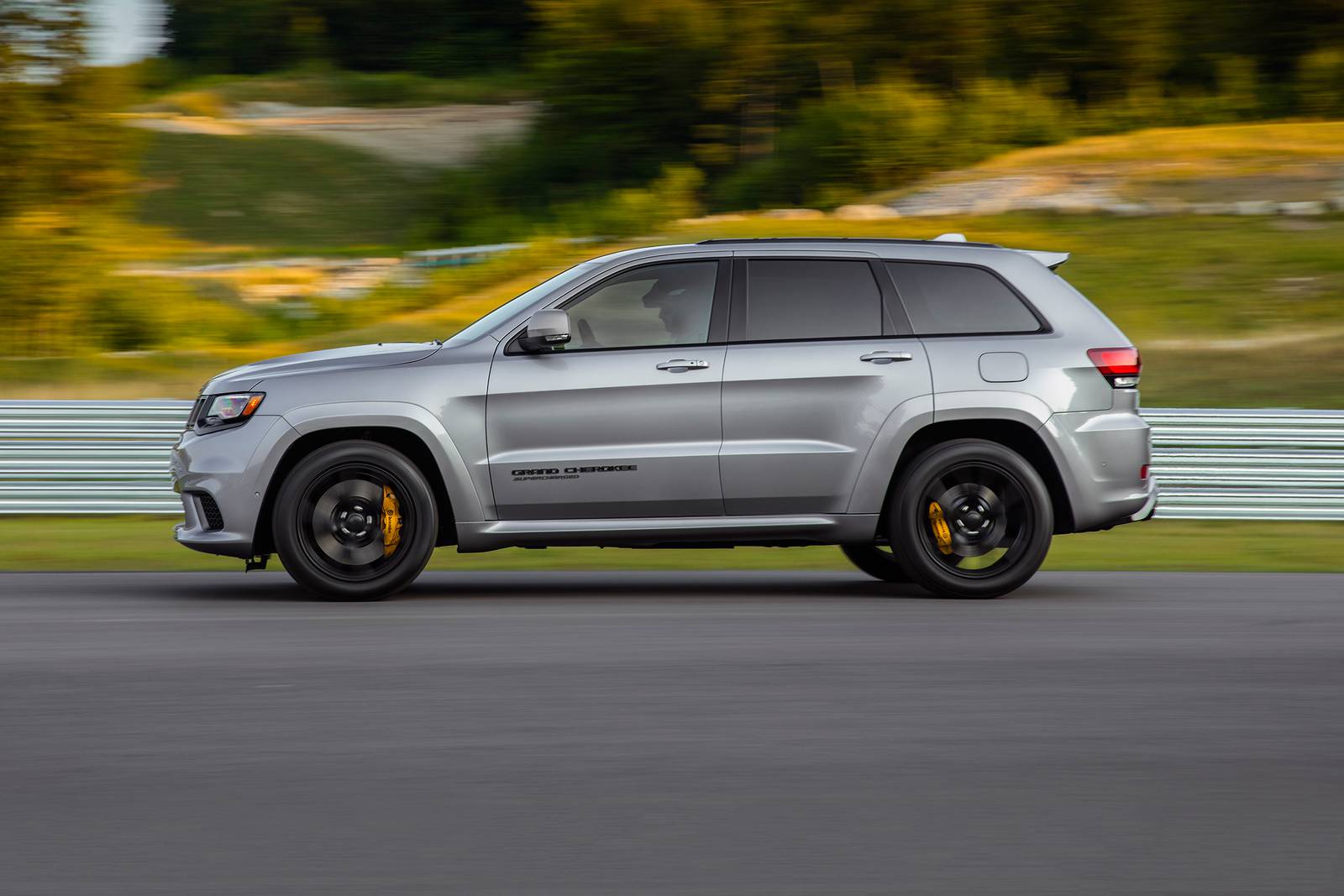 2019 Jeep Grand Cherokee — OEM photo 3