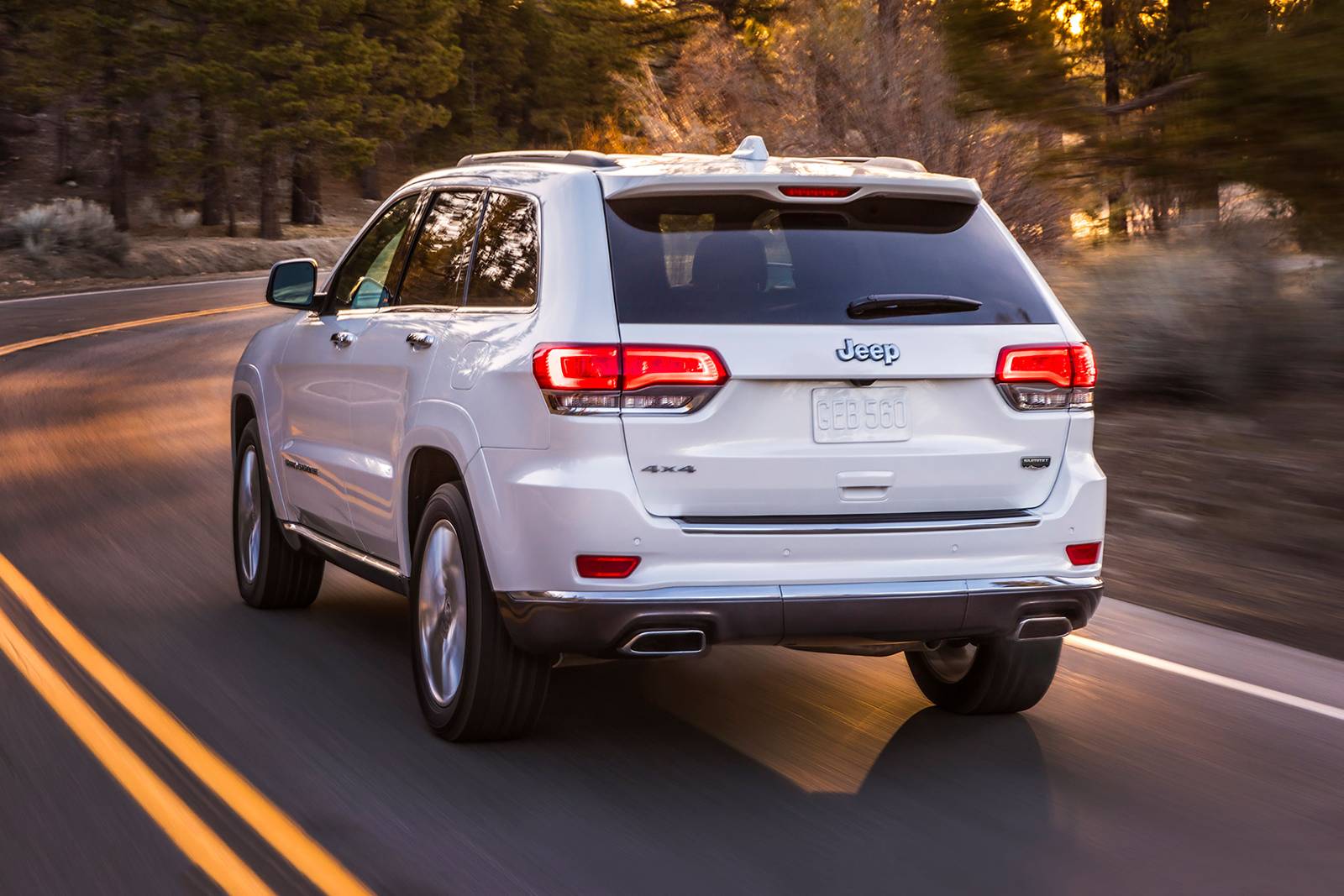 2021 Jeep Grand Cherokee — OEM photo 5