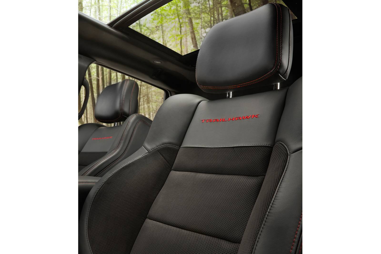 2021 Jeep Grand Cherokee interior DETAIL