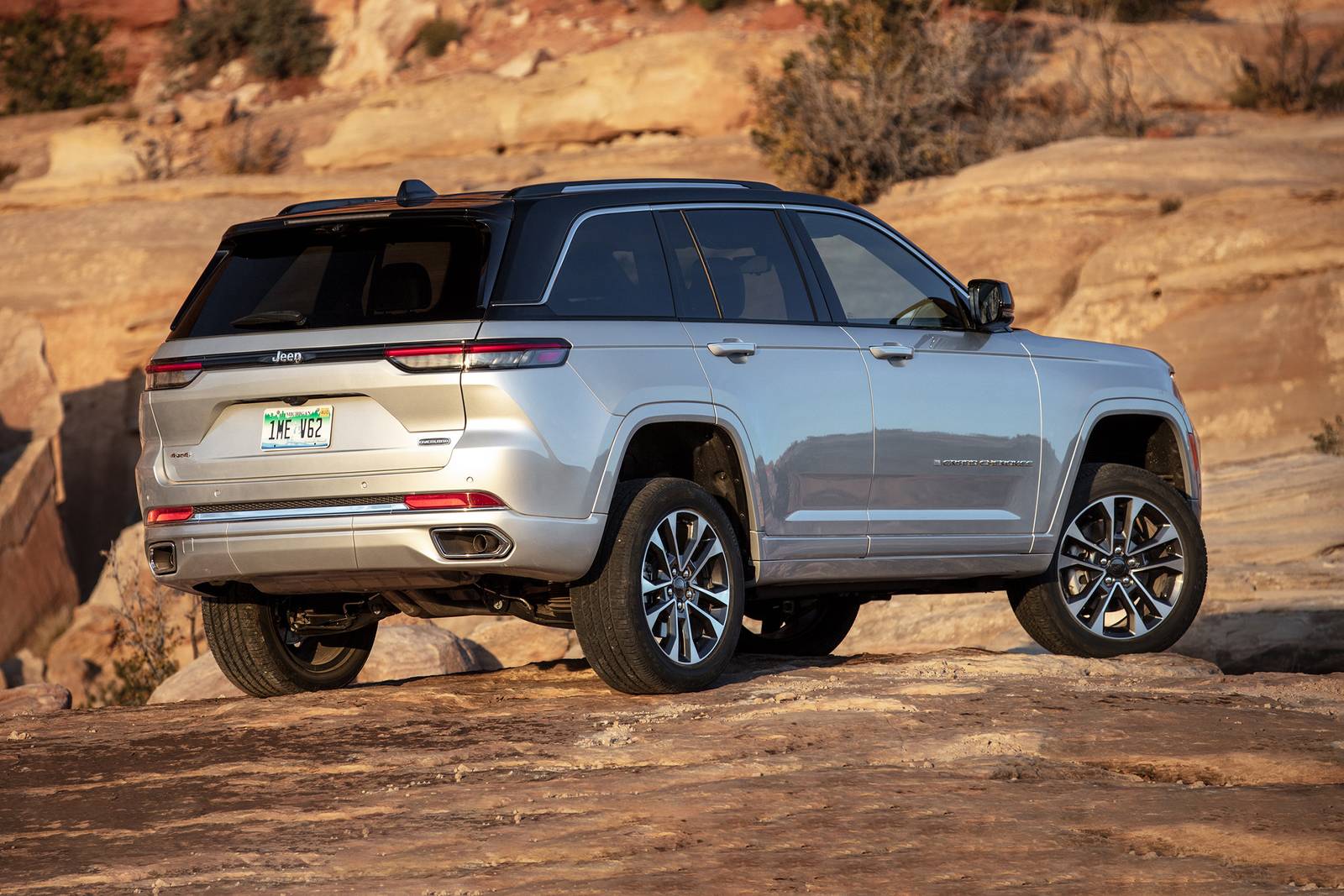 2022 Jeep Grand Cherokee exterior F