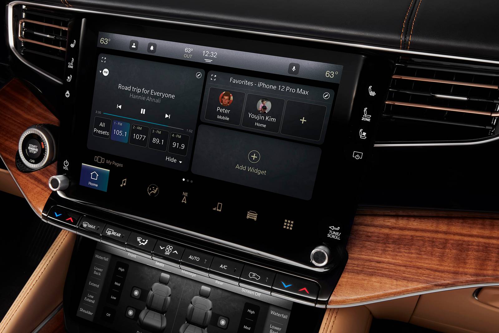 2022 Jeep Grand Wagoneer interior CC