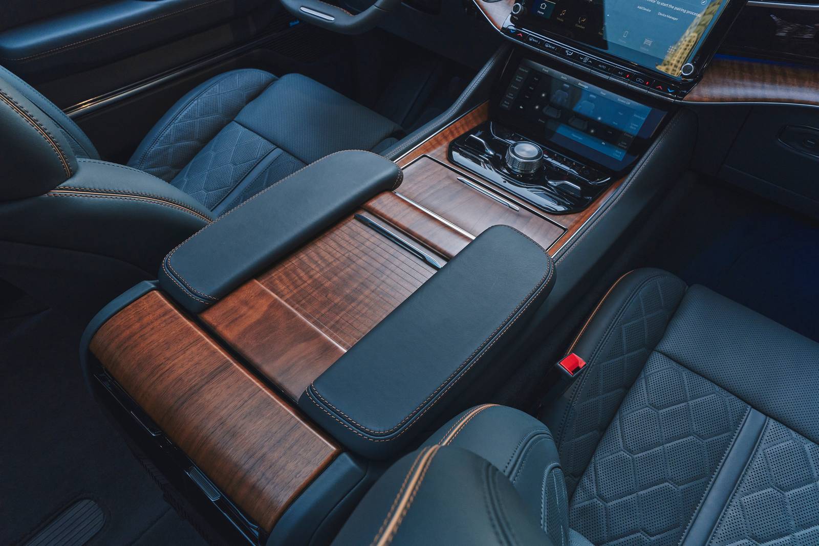 2022 Jeep Grand Wagoneer interior DETAIL