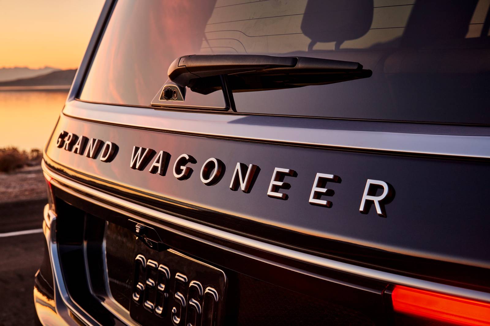 2025 Jeep Grand Wagoneer — OEM photo 3