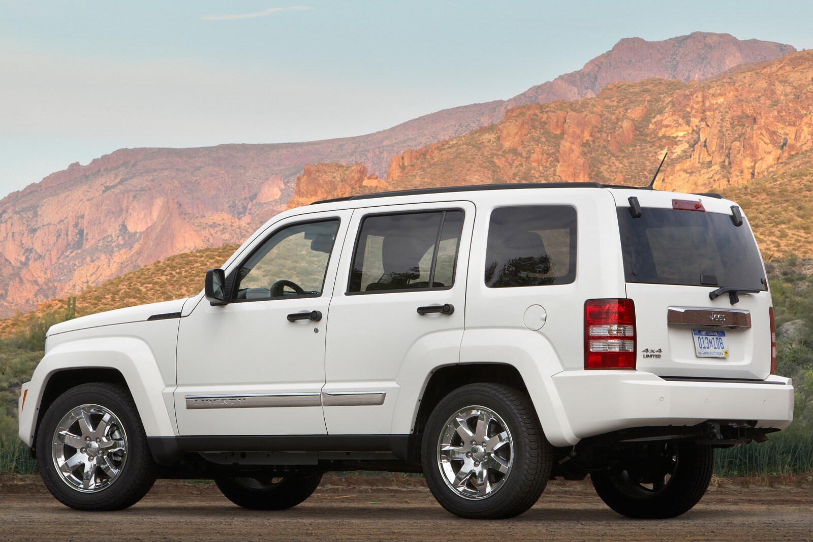 2010 Jeep Liberty exterior FQ