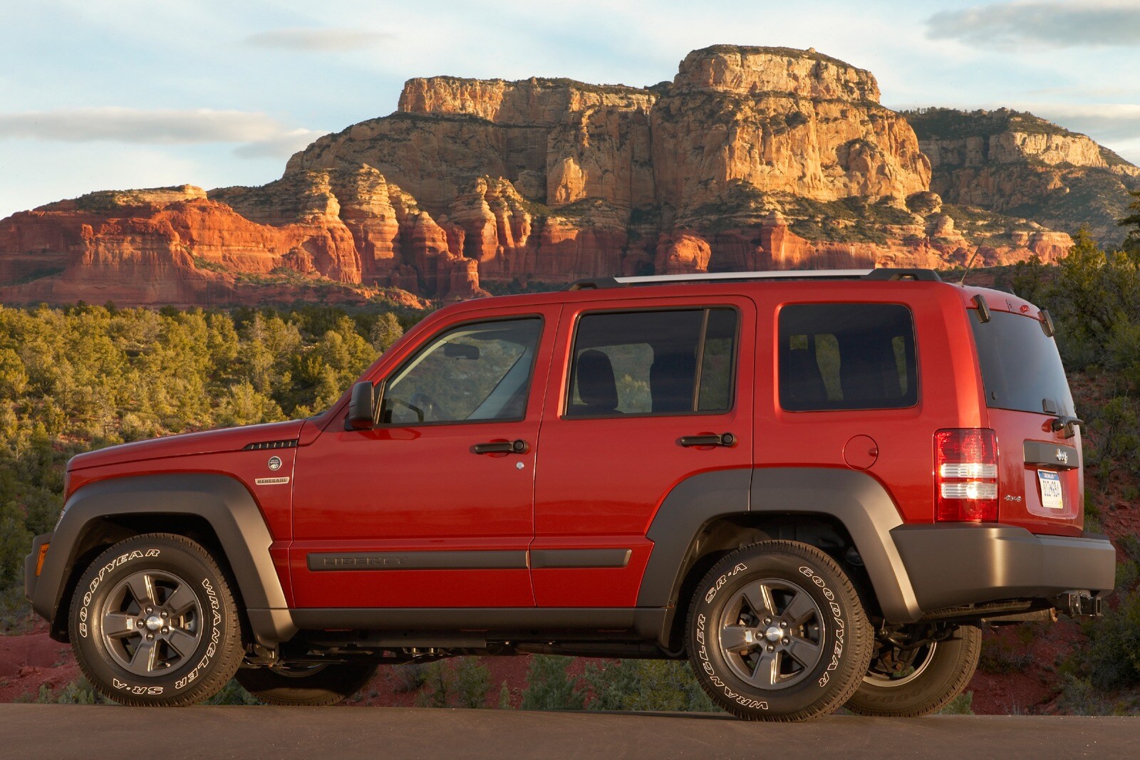 2010 Jeep Liberty exterior FQ
