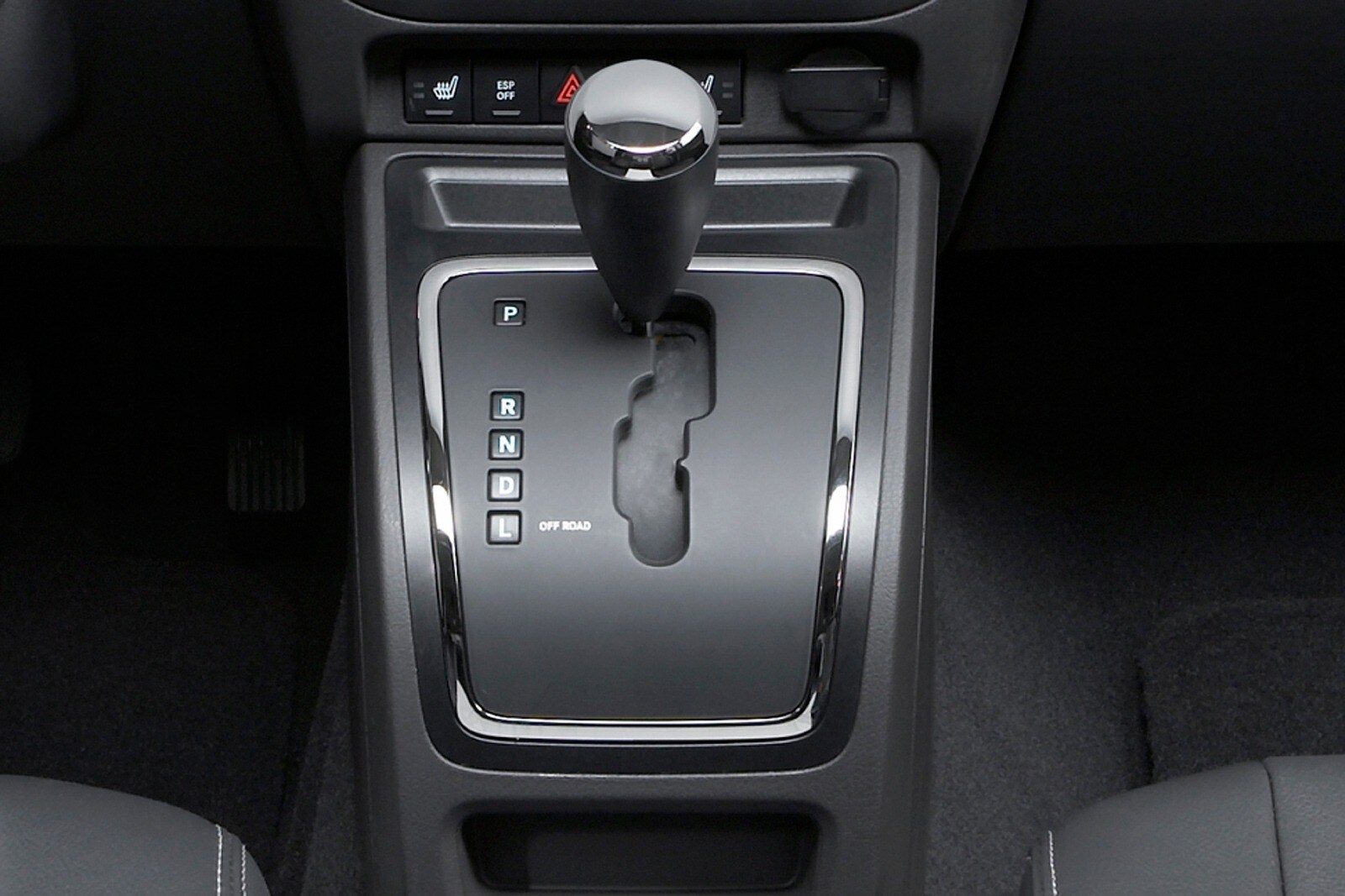 2010 Jeep Patriot interior SHF