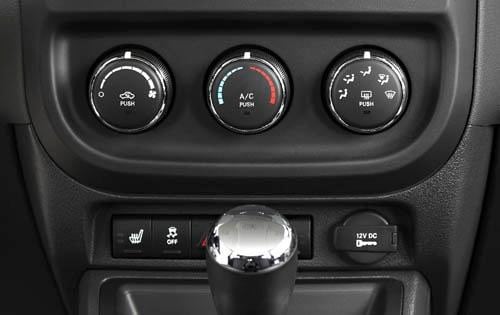 2011 Jeep Patriot interior CC