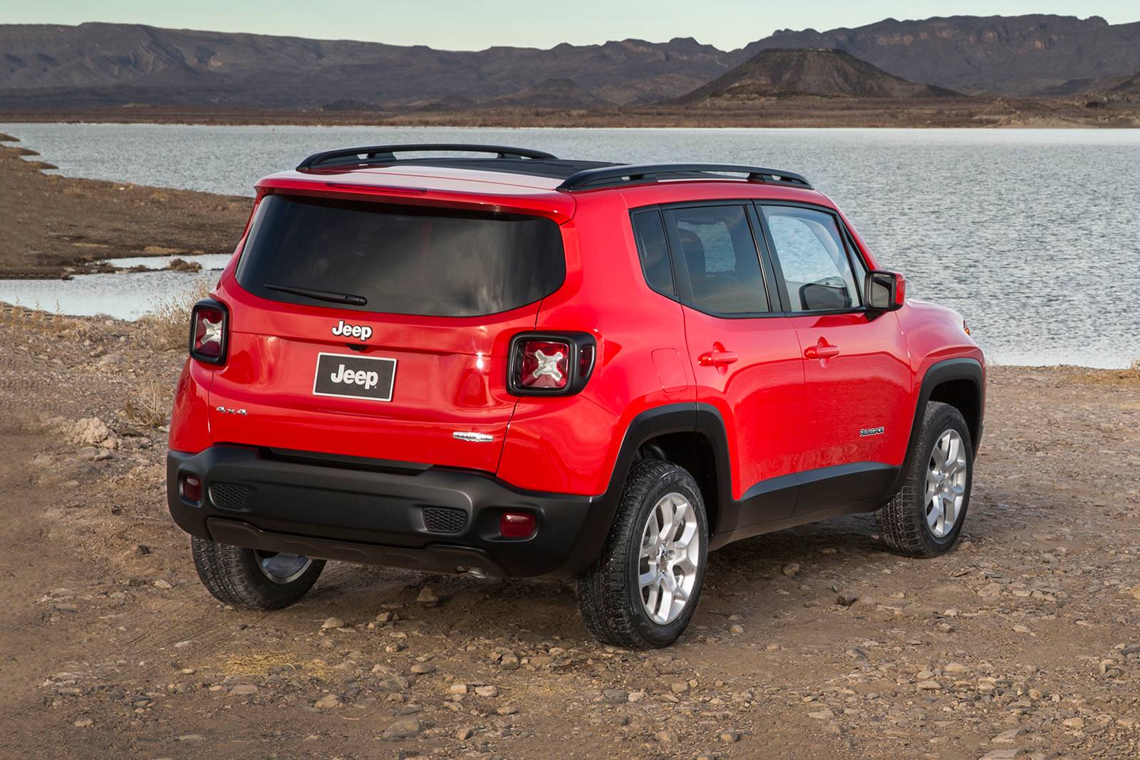 Jeep Renegade Latitude 4dr SUV Exterior Shown