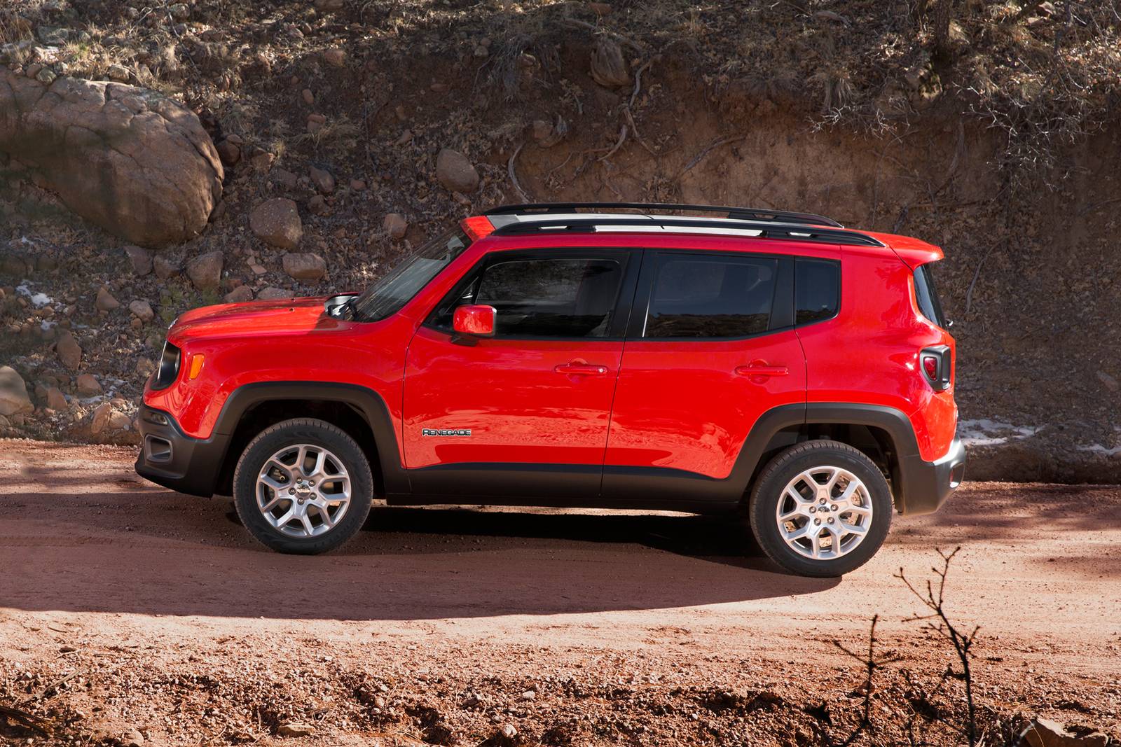 2018 Jeep Renegade — OEM photo 2