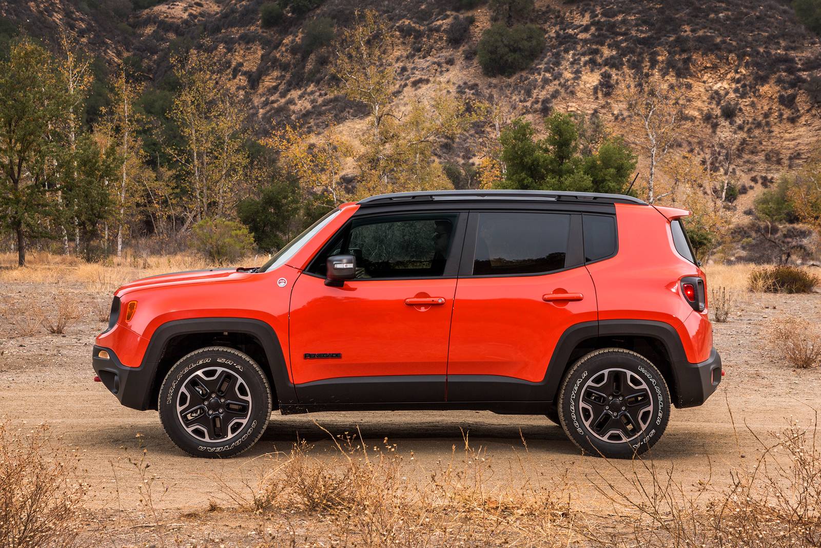 2018 Jeep Renegade — OEM photo 3