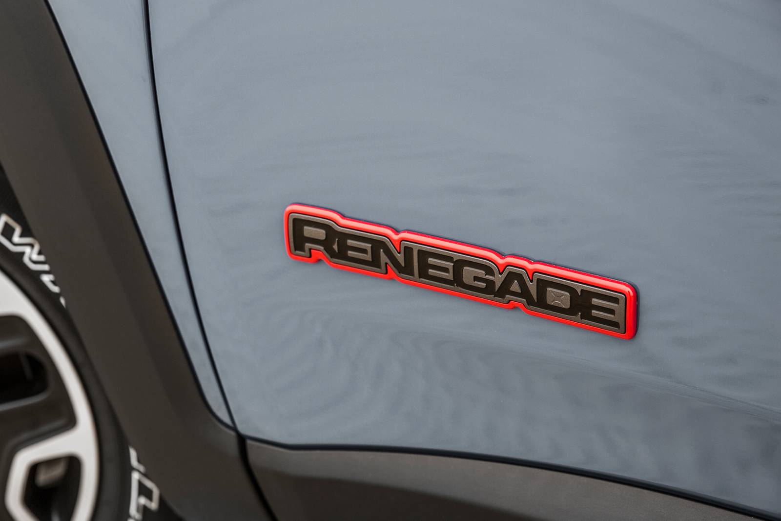 2018 Jeep Renegade — OEM photo 5