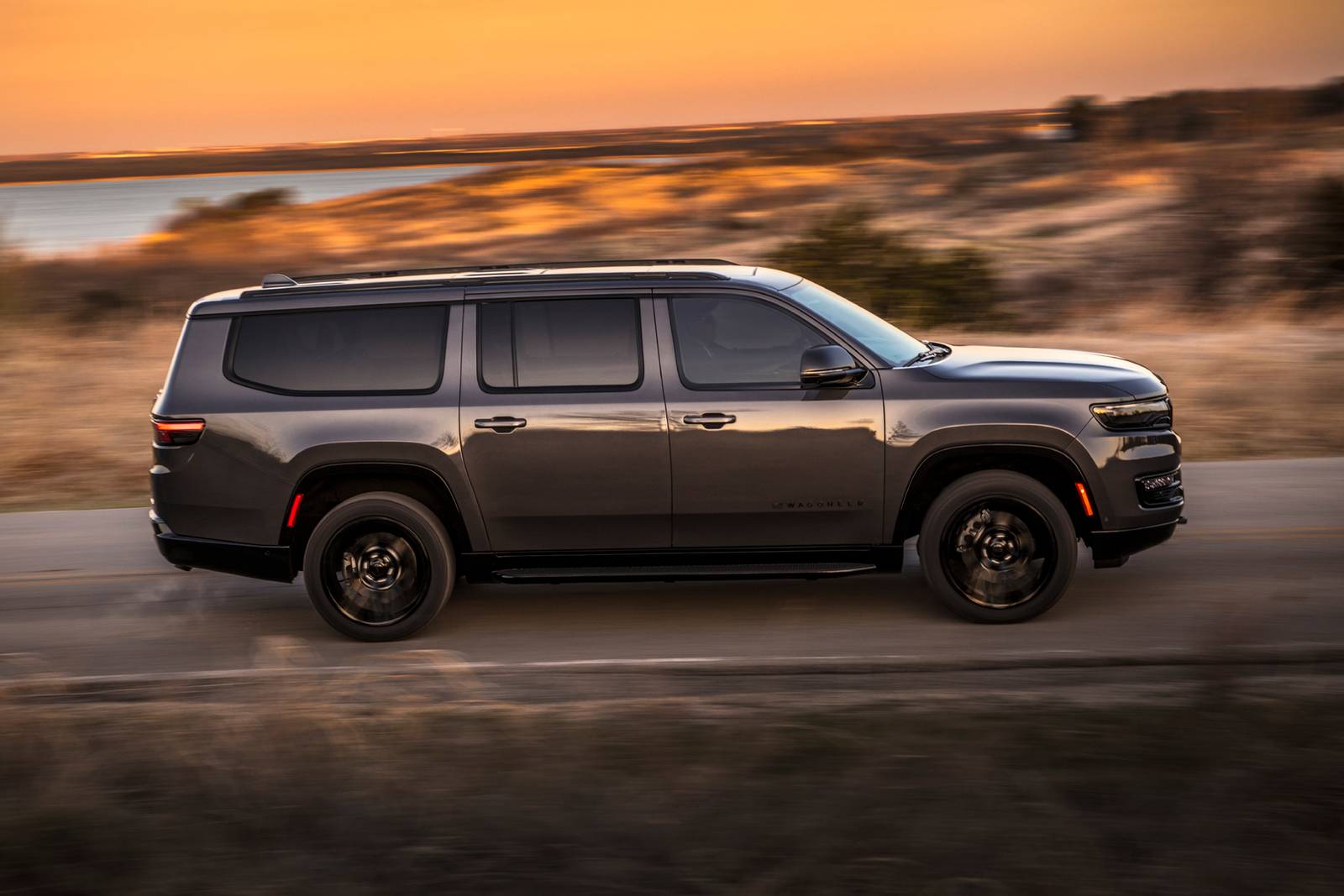 2025 Jeep Wagoneer exterior S