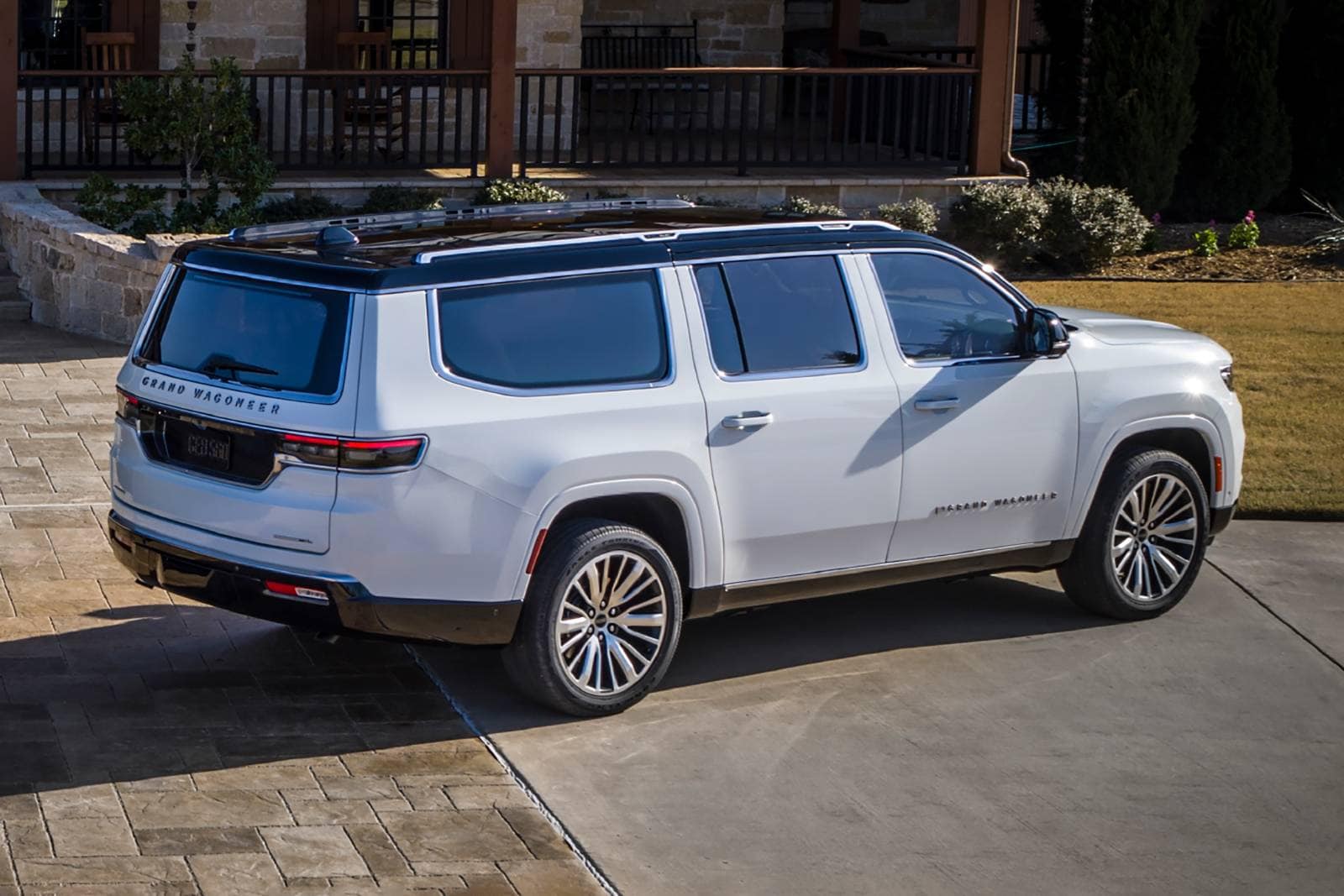 2025 Jeep Wagoneer exterior F