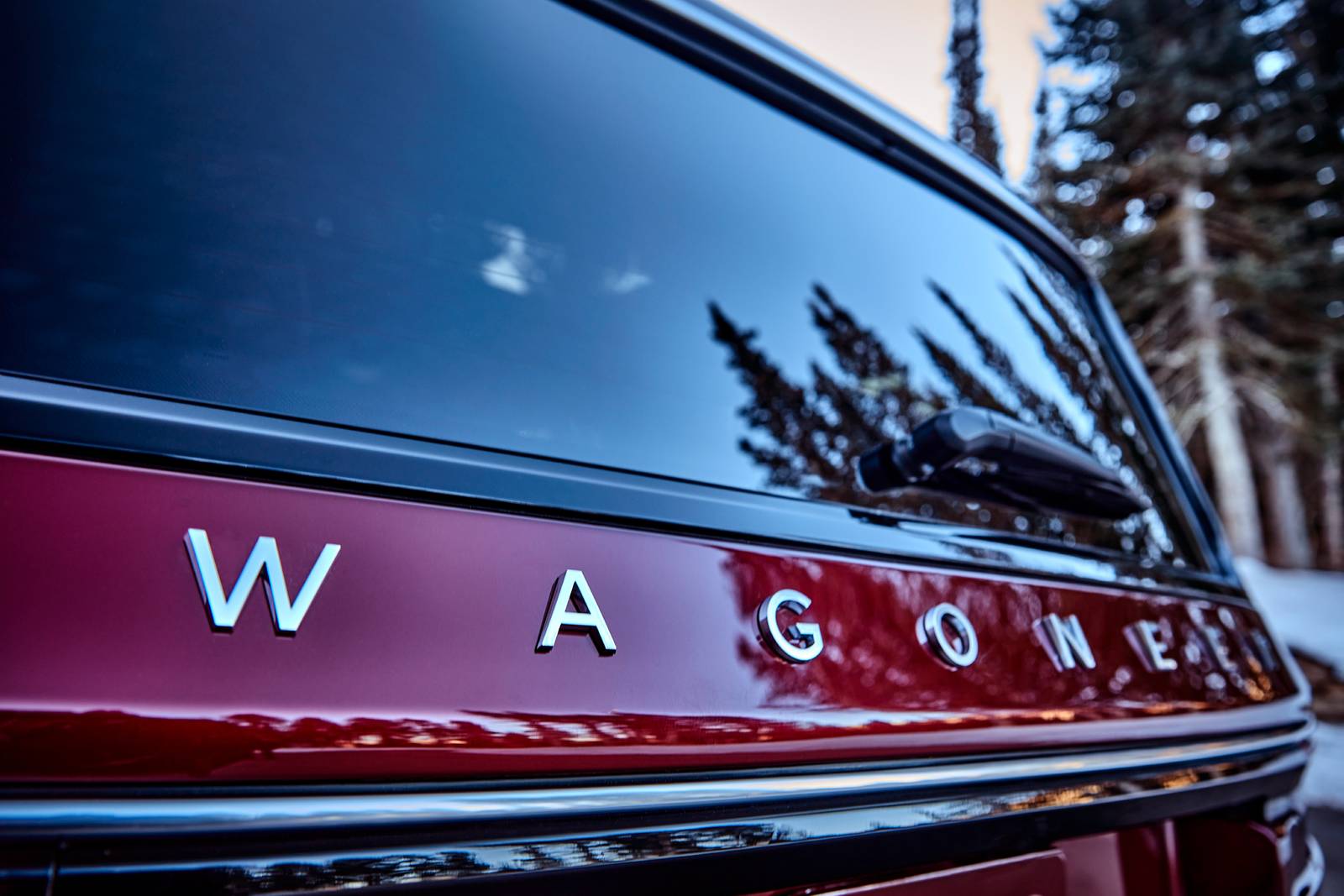 2022 Jeep Wagoneer exterior RBDG
